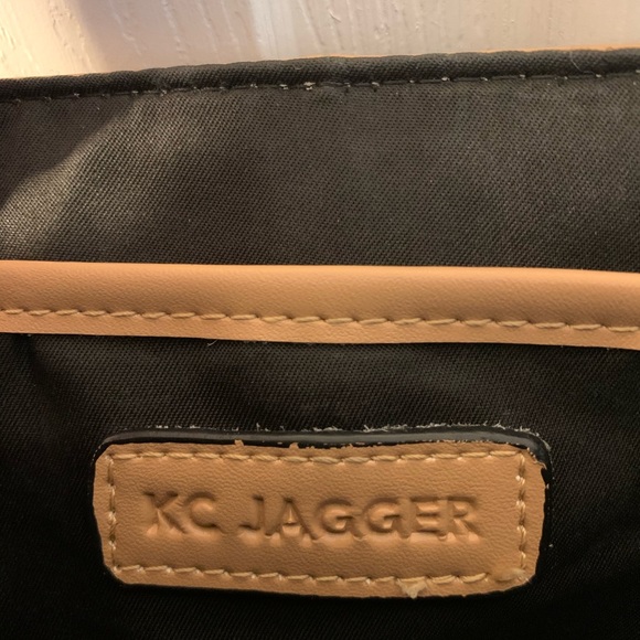 100% Leather KC Jagger Crossbody Bag - Picture 9 of 10